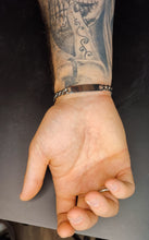 Carica l'immagine nel visualizzatore di Gallery, Bracciale Targhetta